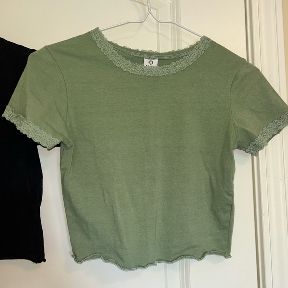 Zine Clothing Black and Green Short Sleeve cropped Tees with lace trip - Picture 2 of 4